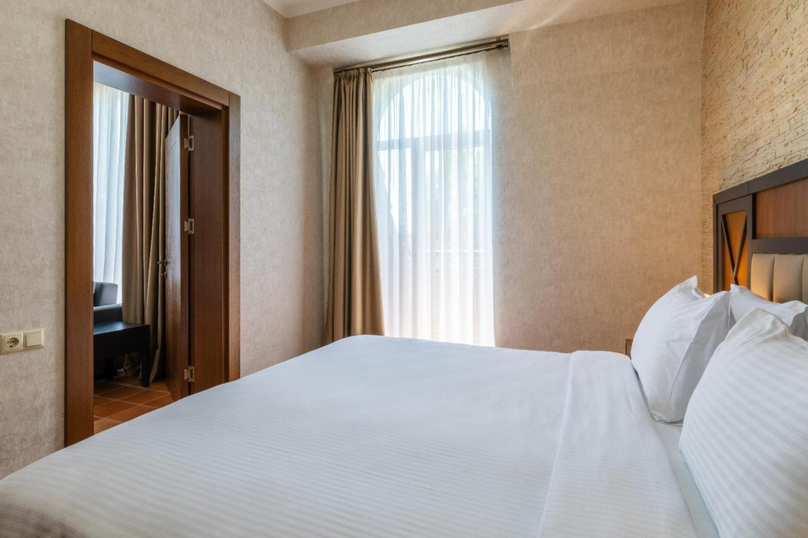Hotel Chateau Kvirike Boboqvati エクステリア 写真