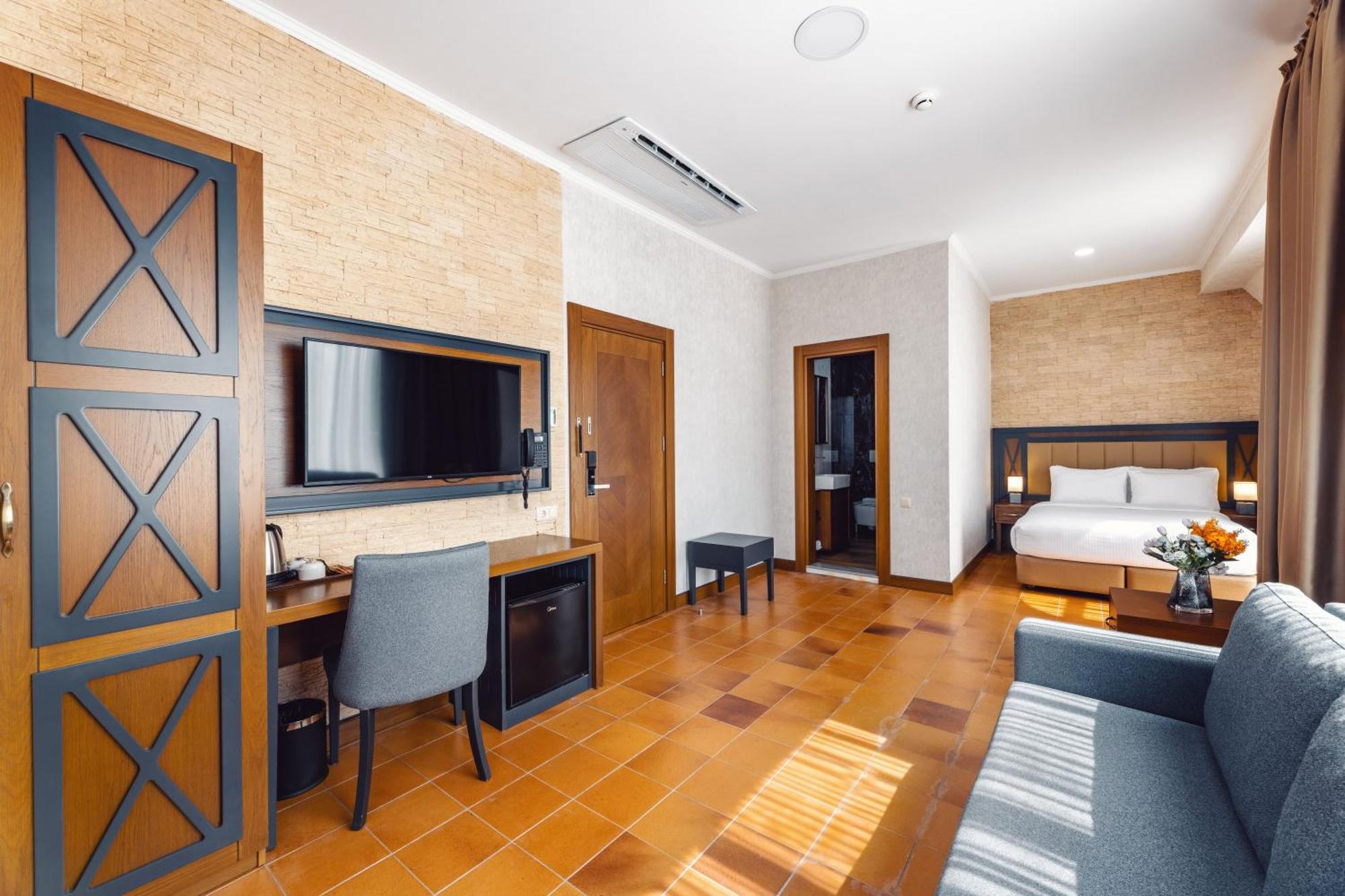 Hotel Chateau Kvirike Boboqvati エクステリア 写真