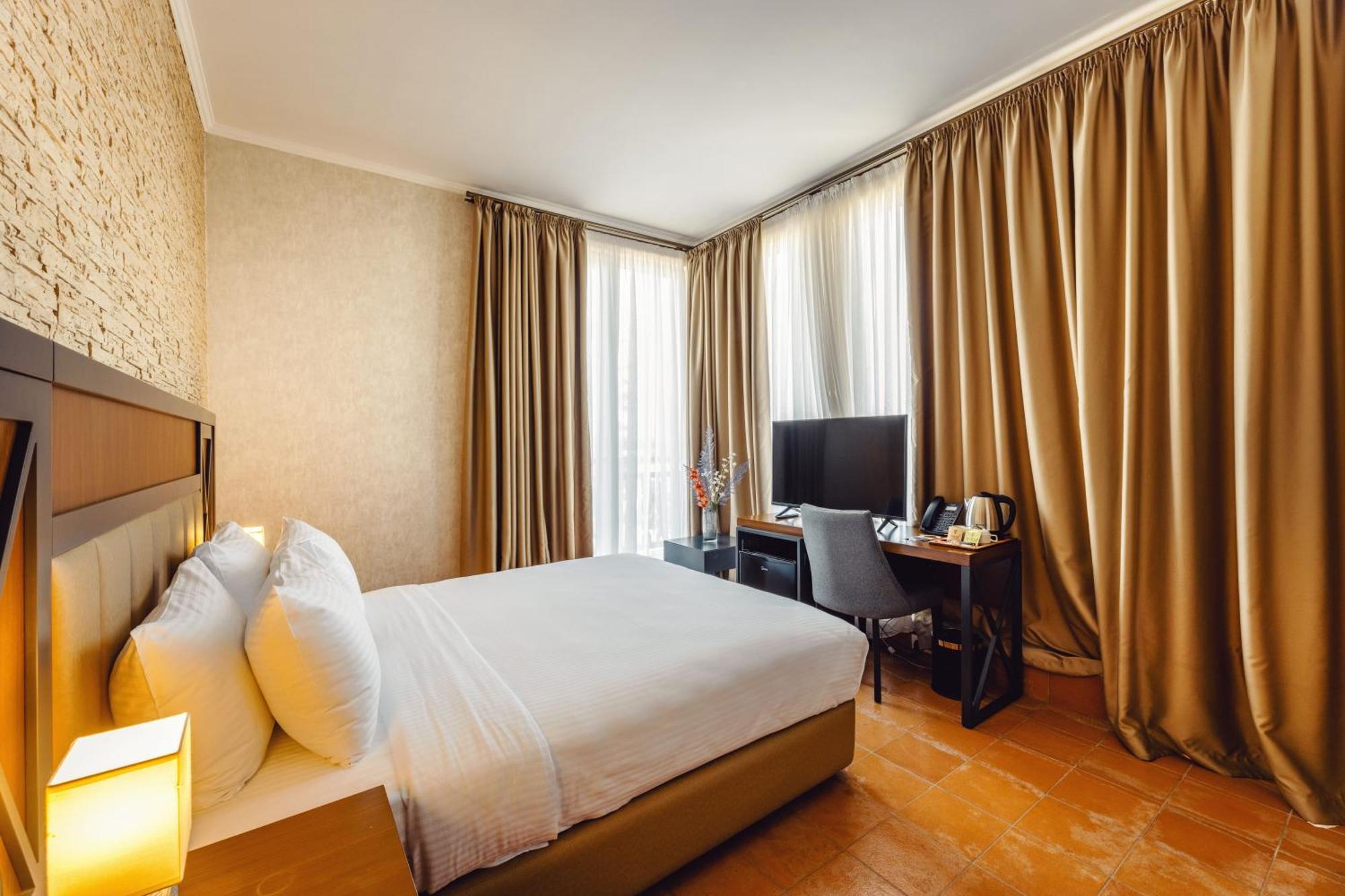 Hotel Chateau Kvirike Boboqvati エクステリア 写真